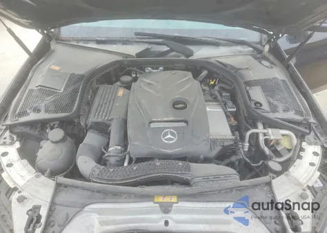 2016 Mercedes-Benz C 300 4Matic z USA, uszkodzony, nr VIN 55SWF4KB7GU117308